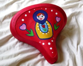 red heart Russian doll seat